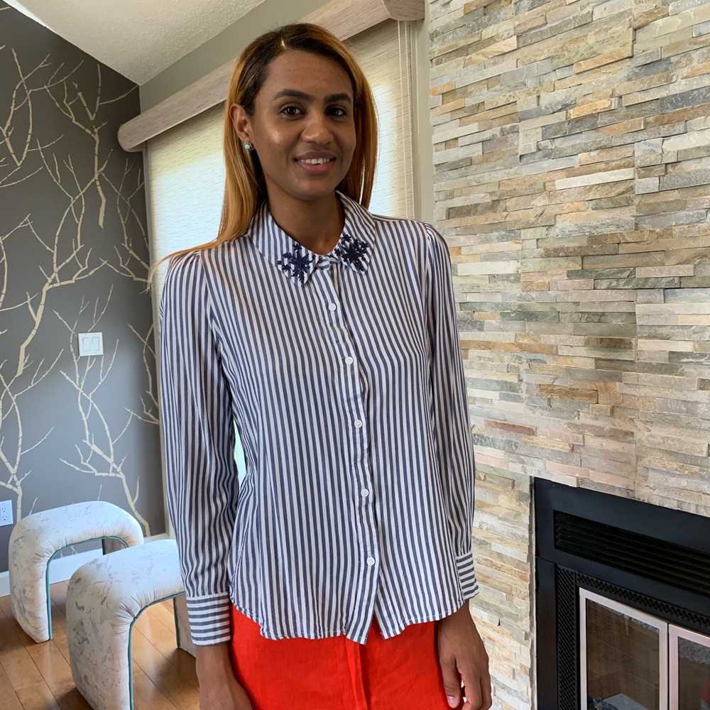 Vince Camuto PM striped blouse button up embroider